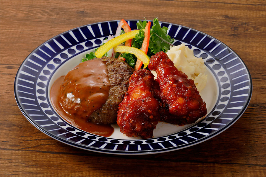 Hamburg steak with Buffalo chicken　wings