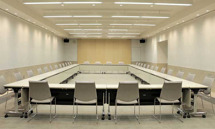 Medium-sized Meeting Room 103