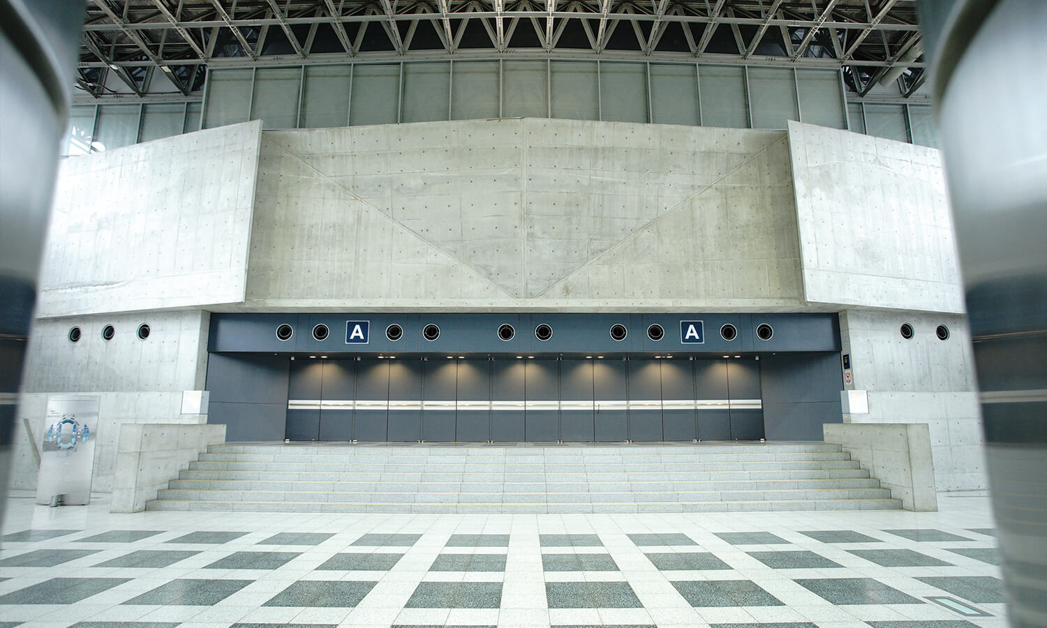 Audience Entrance (2F)